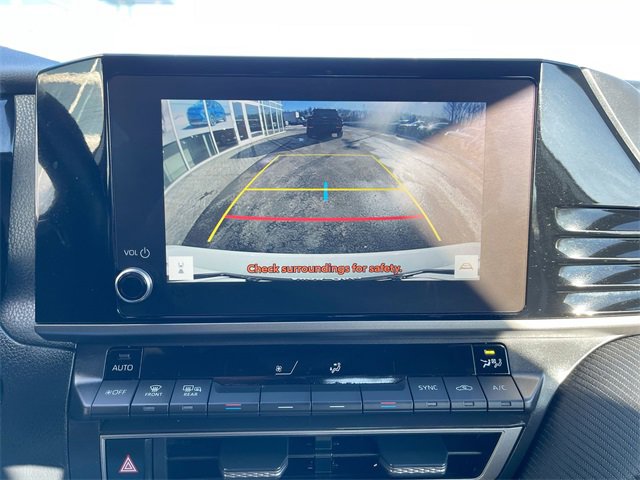 Used 2025 Toyota Camry SE image 14