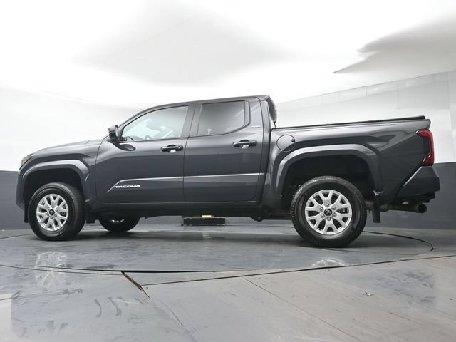 Certified 2024 Toyota Tacoma SR5 AWD/4WD image 32