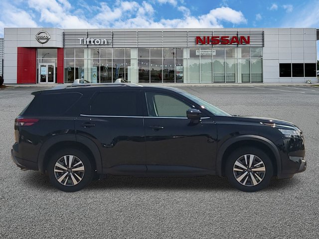 Used 2024 Nissan Pathfinder SL FWD image 8