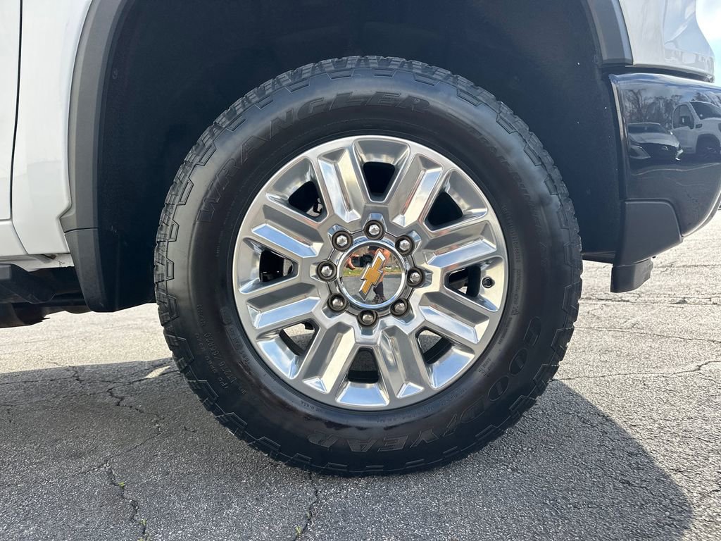 Used 2025 Chevrolet Silverado 2500 Custom w/ Custom Value Package image 13