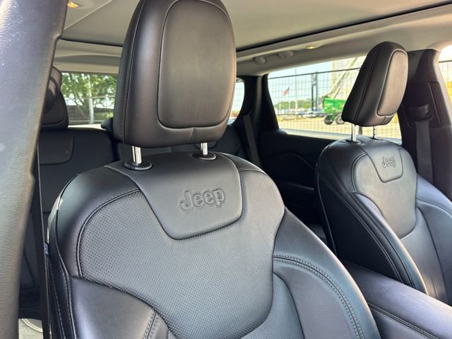 Used 2022 Jeep Cherokee Latitude Lux w/ Sun & Sound Group AWD/4WD image 26