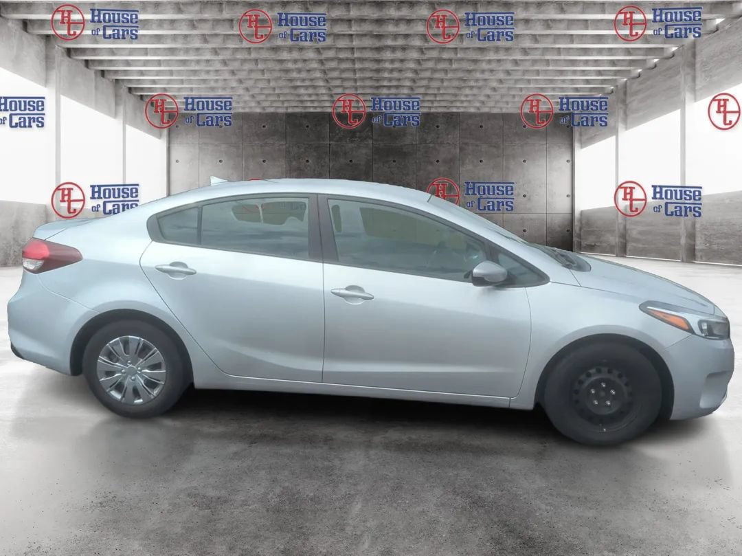 Used 2017 Kia Forte LX w/ LX Popular Package FWD image 4