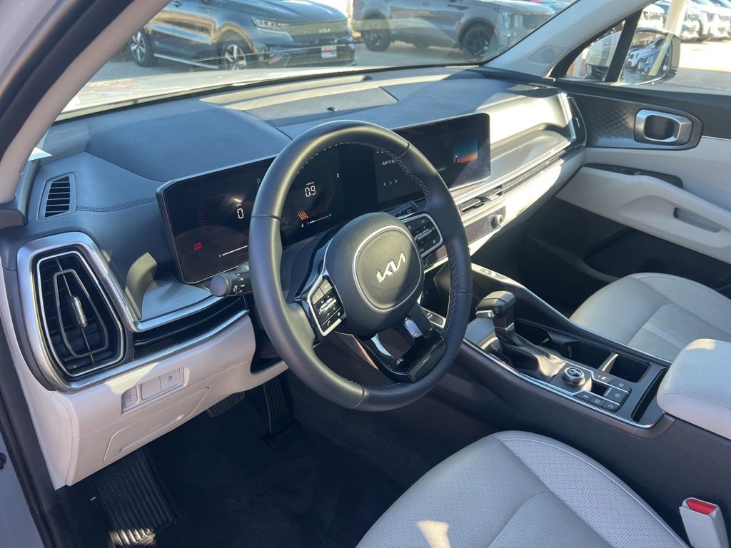 Certified 2025 Kia Sorento S w/ Panoramic Sunroof Package FWD image 6