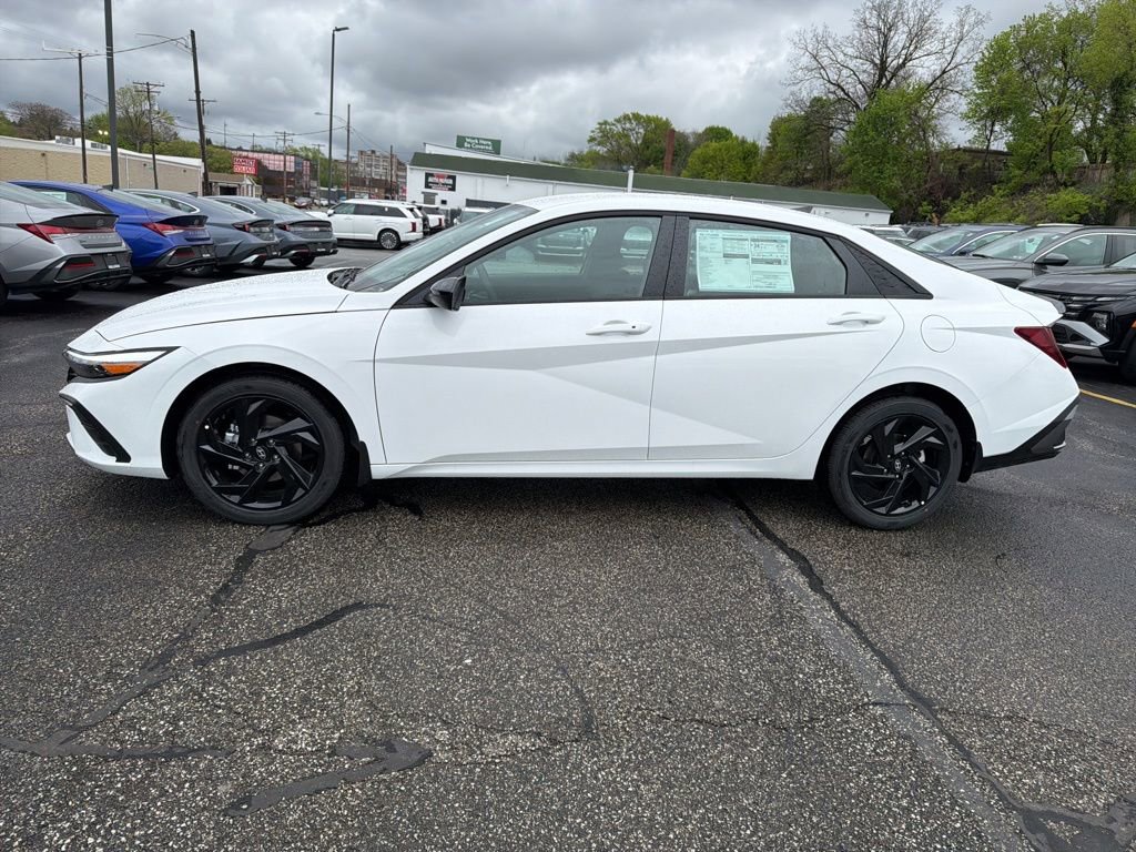 New 2026 Hyundai Elantra Sport FWD image 4