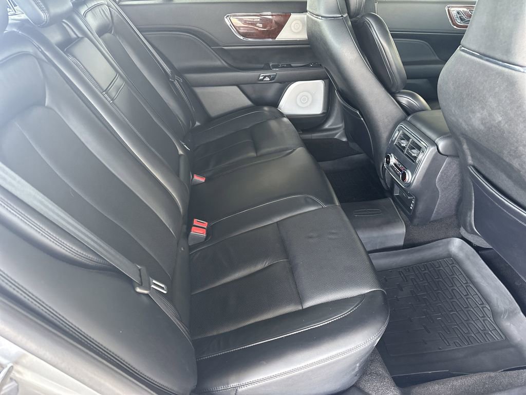 Used 2020 Lincoln Continental Reserve w/ Luxury Package image 32