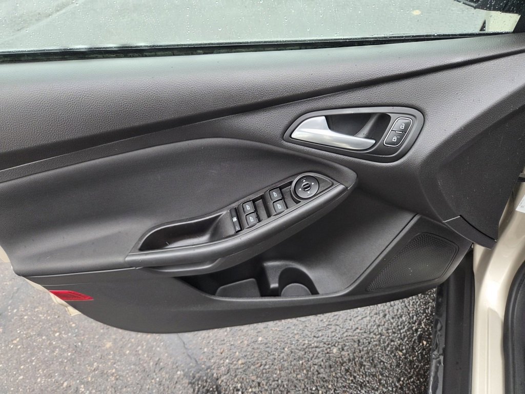 Used 2018 Ford Focus SE image 8