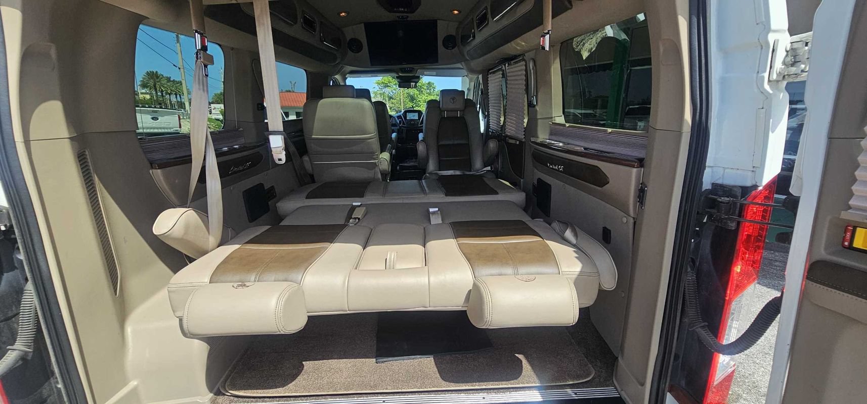 Used 2016 Ford Transit 150 XLT RWD image 25