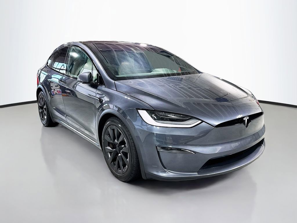 Used 2023 Tesla Model X image 3