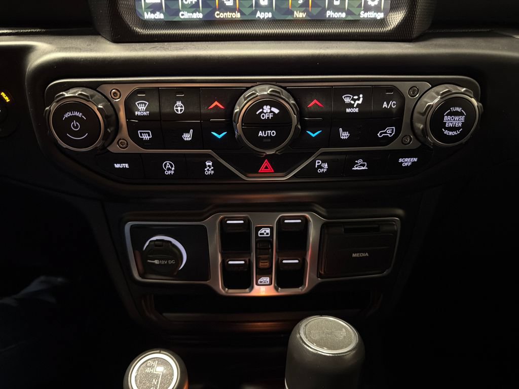 Used 2022 Jeep Wrangler Unlimited Sahara AWD/4WD image 7