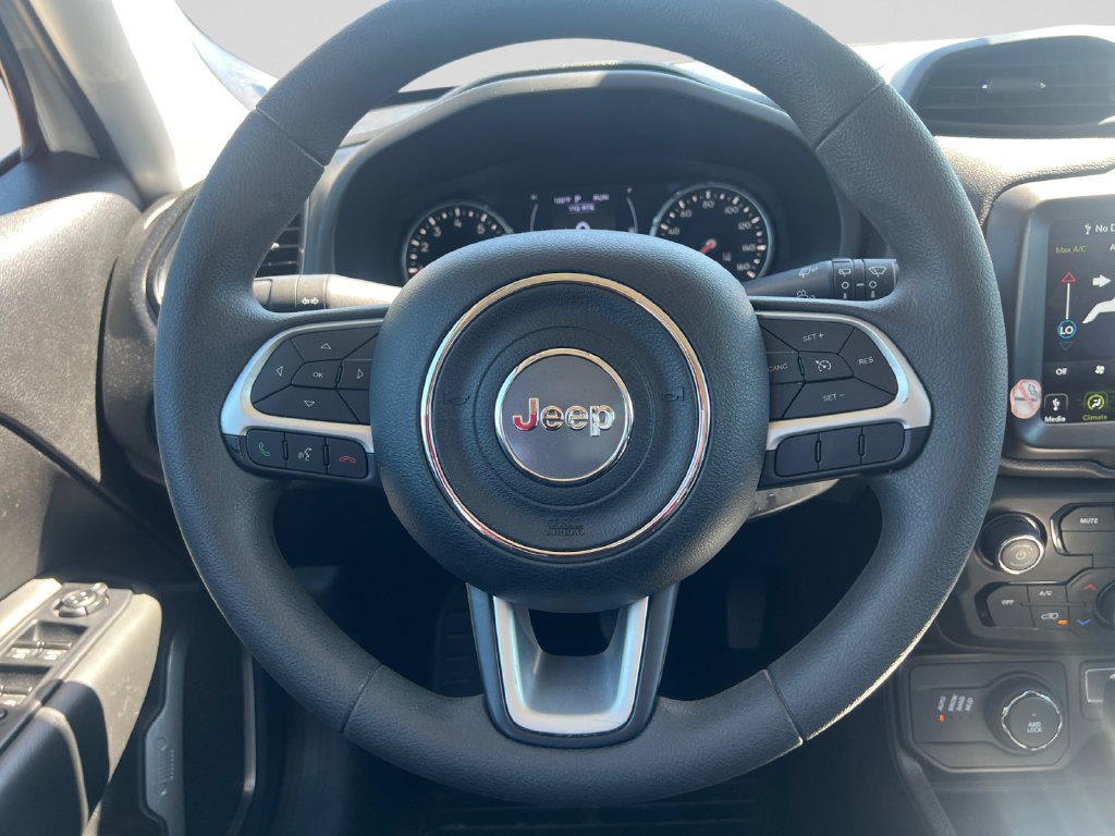 Used 2023 Jeep Renegade Latitude AWD/4WD image 11