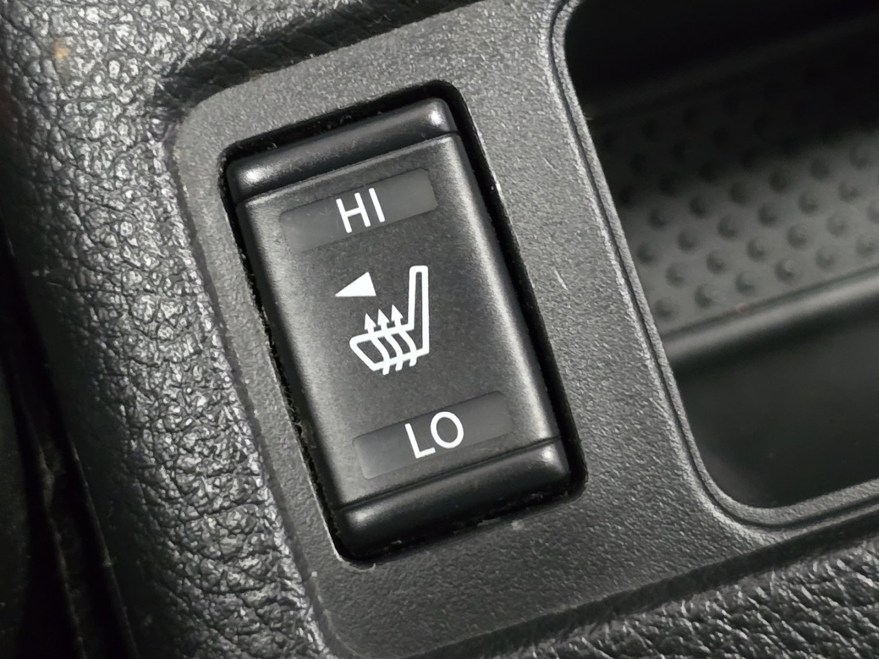 Used 2020 Nissan Rogue SV image 8