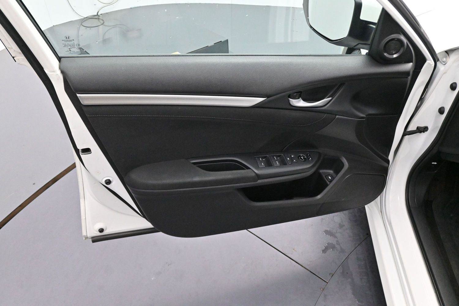 Used 2017 Honda Civic EX image 9