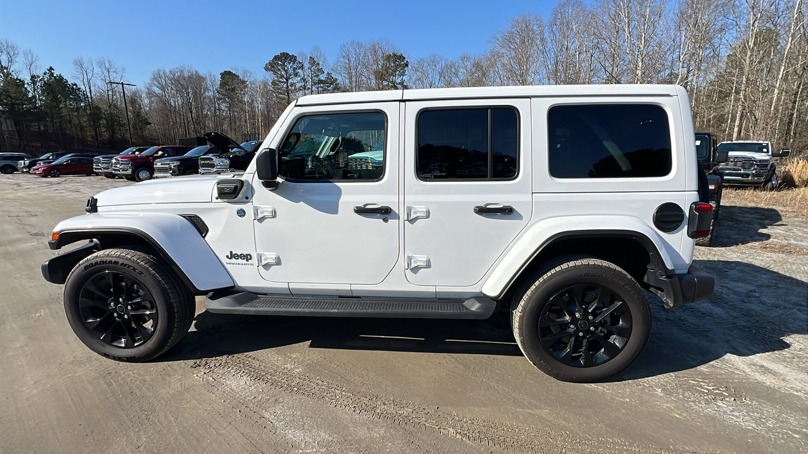 Used 2025 Jeep Wrangler Sahara 4xe image 11