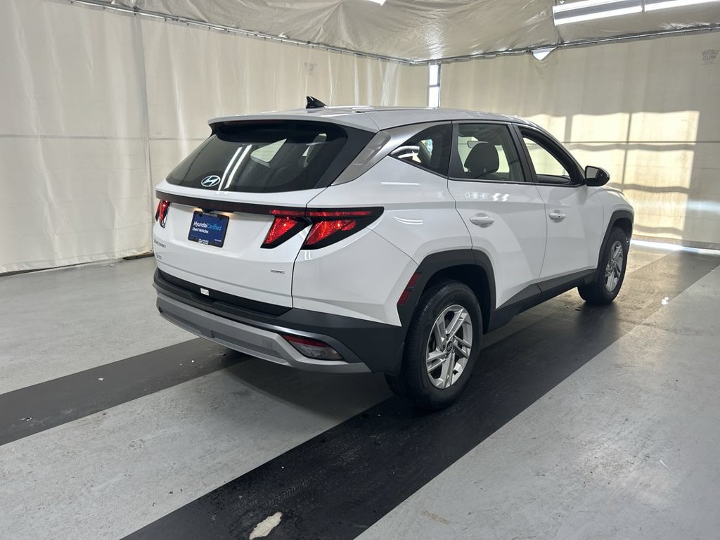 Used 2025 Hyundai Tucson SE AWD/4WD image 2