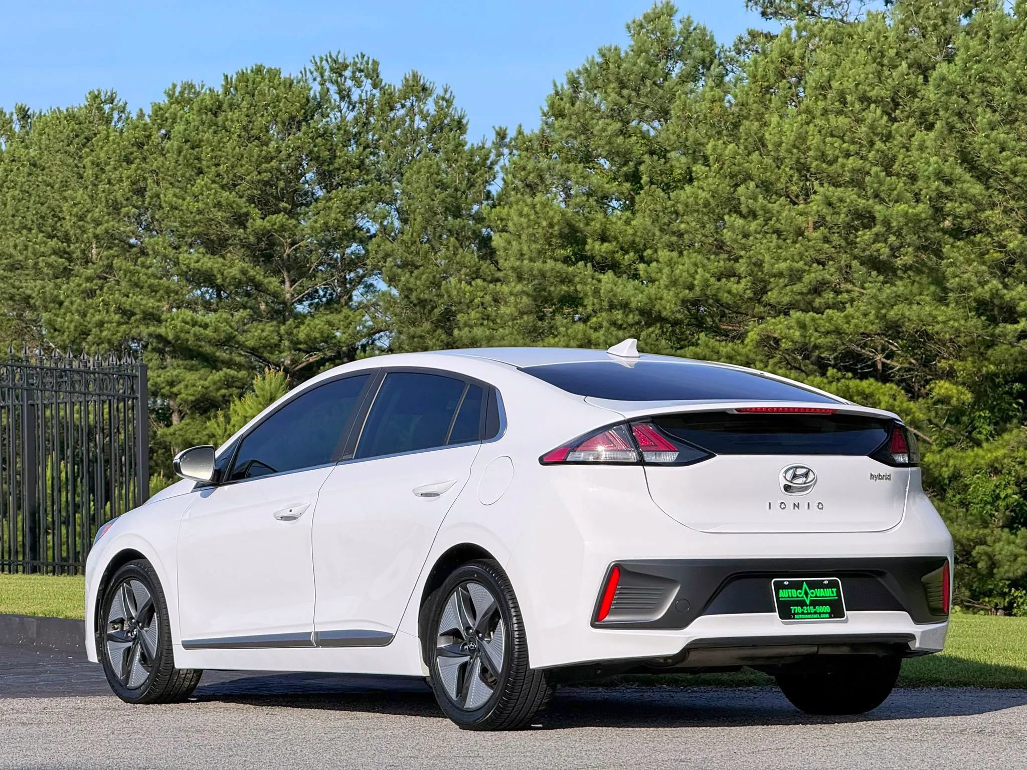 Used 2022 Hyundai Ioniq SEL FWD image 8