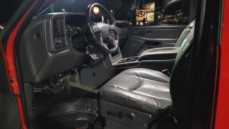 Used 2004 Chevrolet Silverado 2500 LT w/ Skid Plate Package image 8