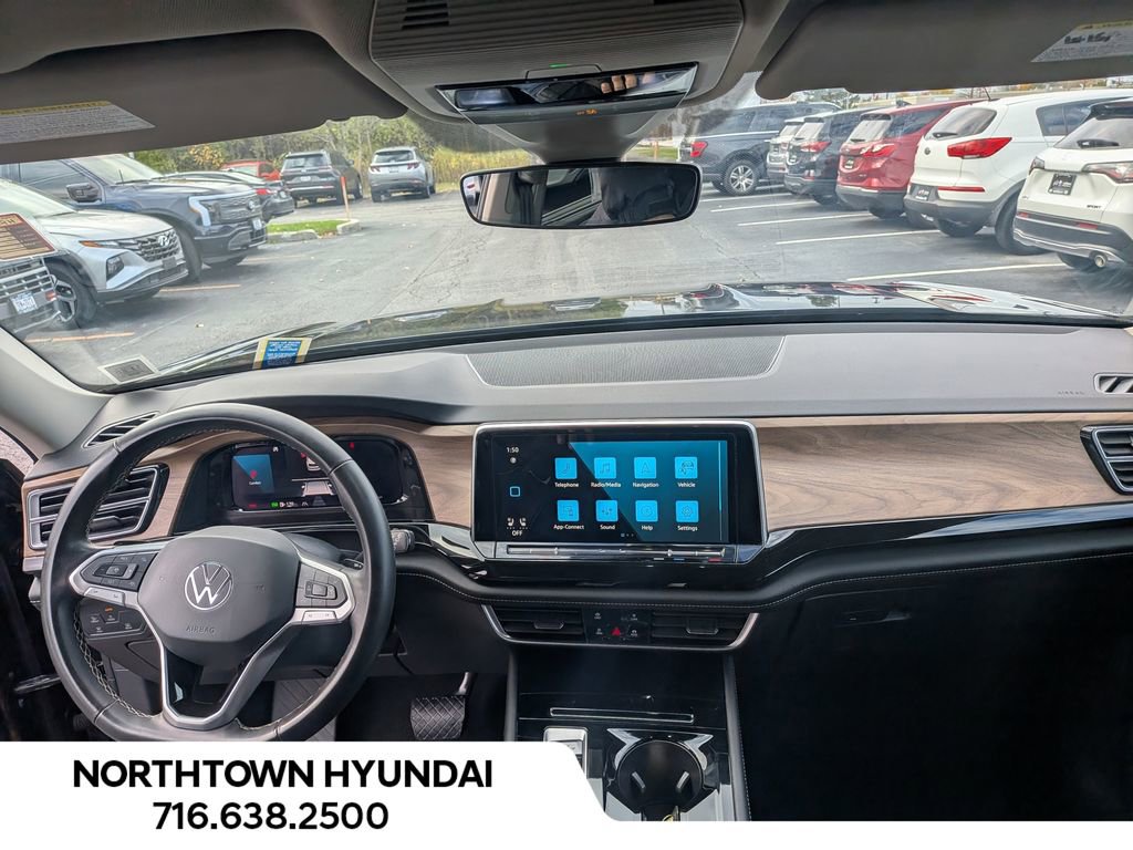 Used 2025 Volkswagen Atlas SE image 6