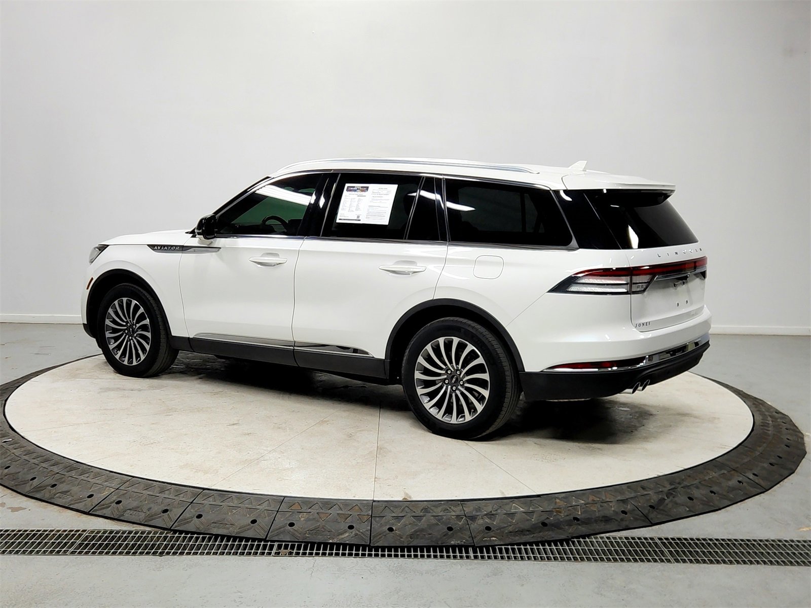 Used 2020 Lincoln Aviator Reserve image 5