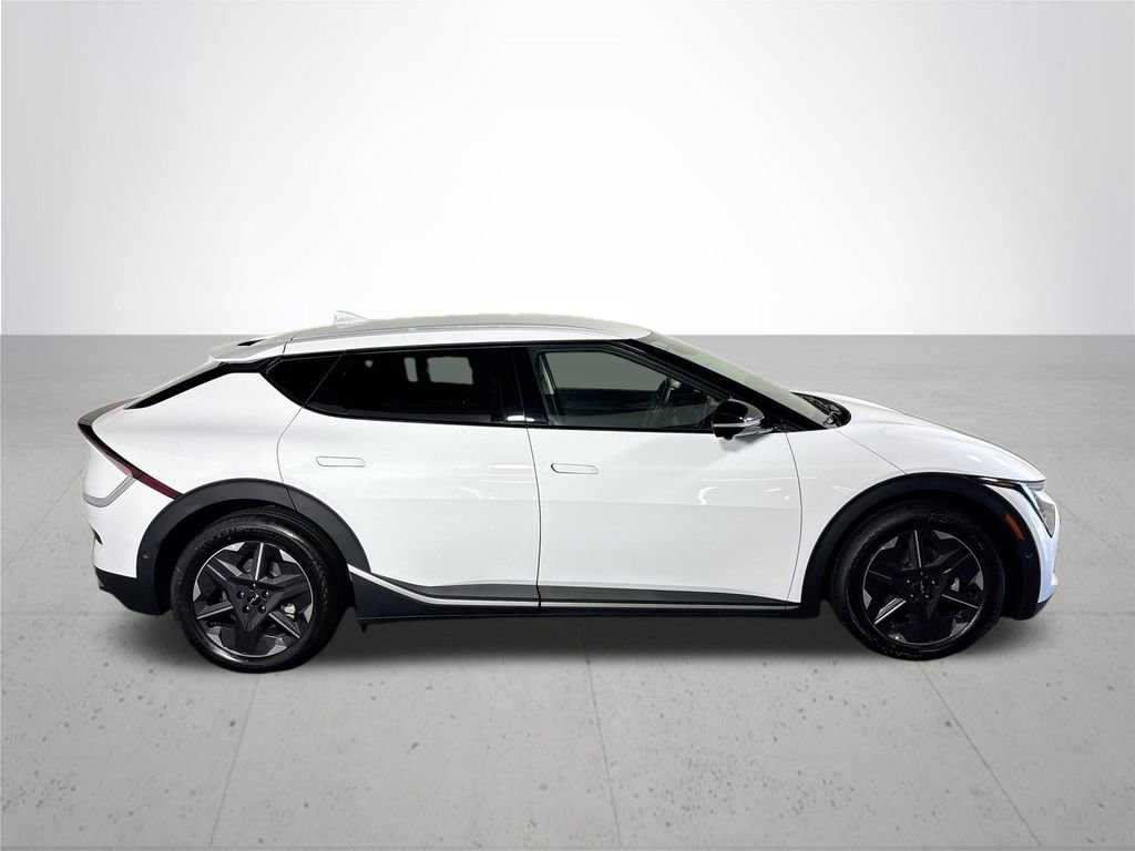 New 2025 Kia EV6 Light w/ Light LR Technology Package image 6