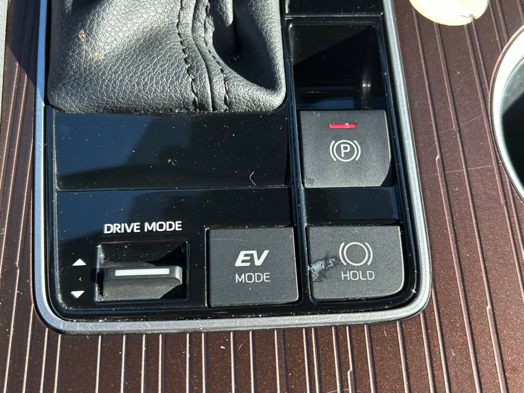 Used 2024 Toyota Sienna XLE FWD image 30