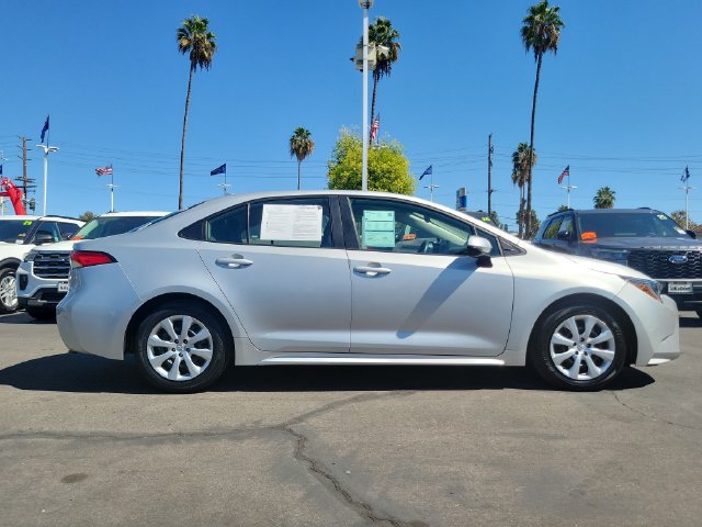 Used 2025 Toyota Corolla LE FWD image 30