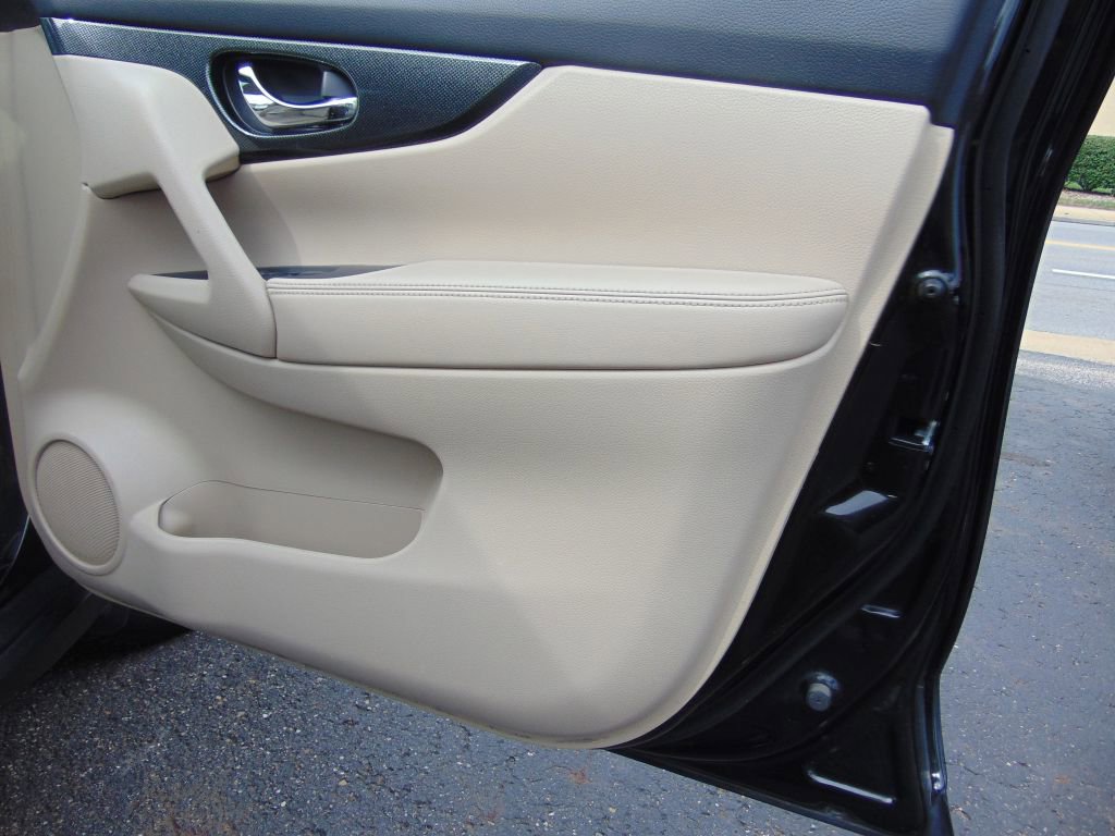 Used 2015 Nissan Rogue SL image 31