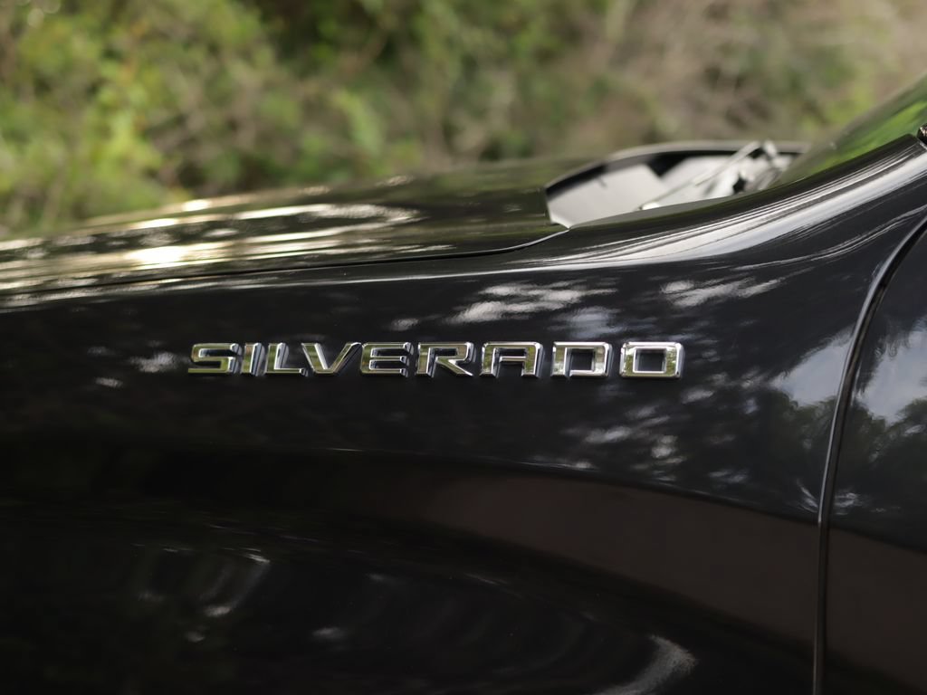 Used 2023 Chevrolet Silverado 1500 LT AWD/4WD image 32