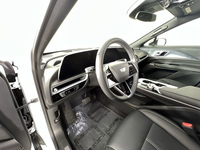 Used 2024 Cadillac Lyriq Tech RWD image 10