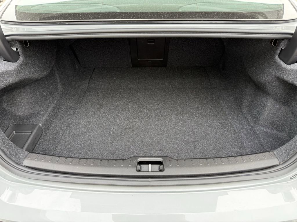 Certified 2024 Volvo S60 B5 Core image 31