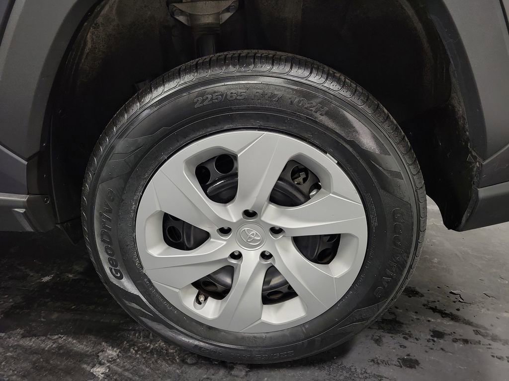 Used 2024 Toyota RAV4 LE image 10