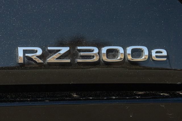 Used 2025 Lexus RZ 300e w/ Accessory Package (Z1) FWD image 6