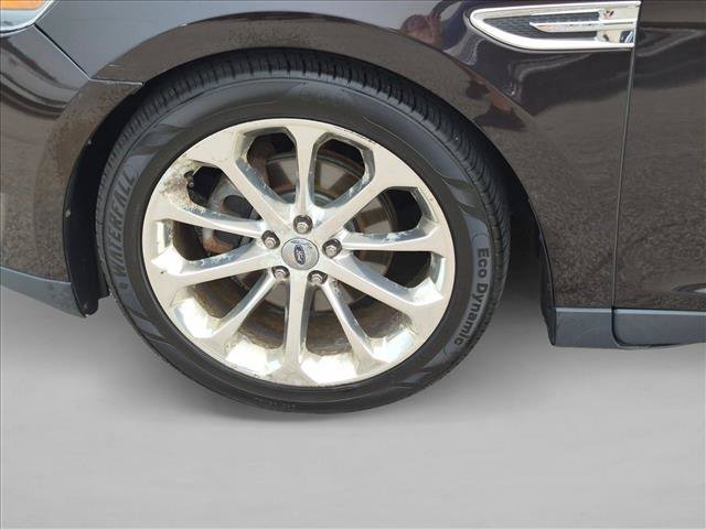 Used 2013 Ford Taurus Limited FWD image 26