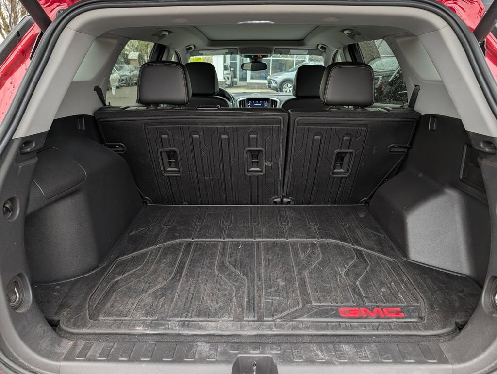Used 2024 GMC Terrain SLT w/ Infotainment Package II AWD/4WD image 24