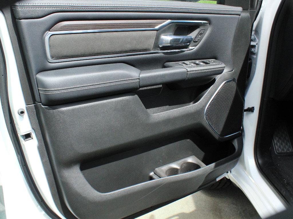 New 2026 RAM 1500 Laramie AWD/4WD image 9