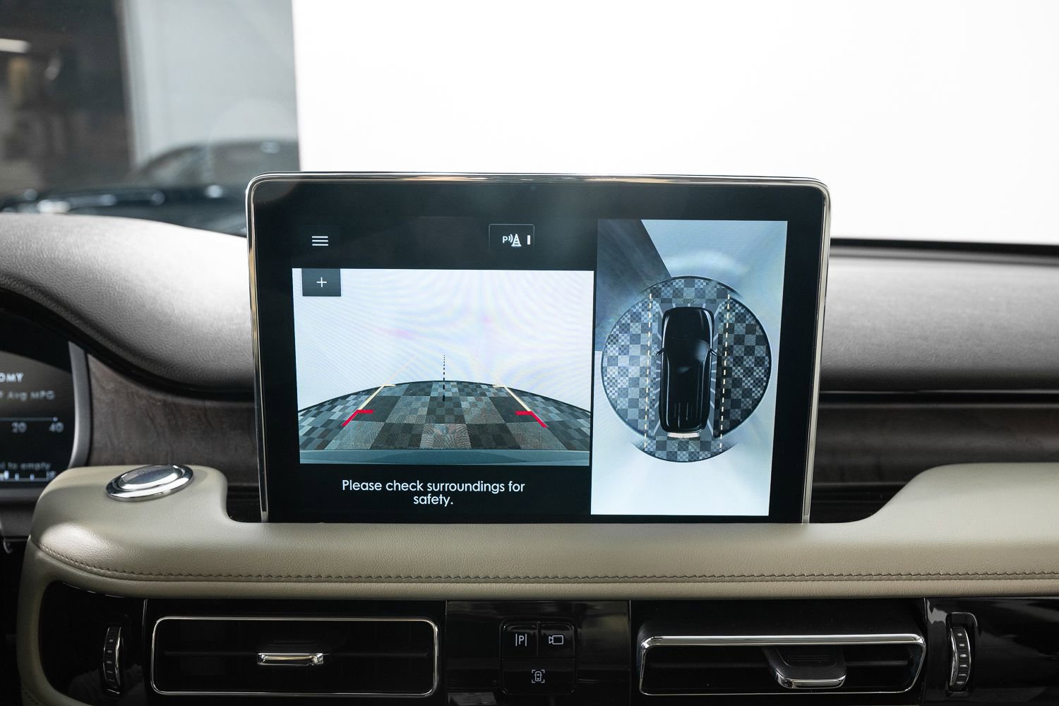 Used 2021 Lincoln Aviator Reserve w/ Class IV Trailer Tow Package image 37