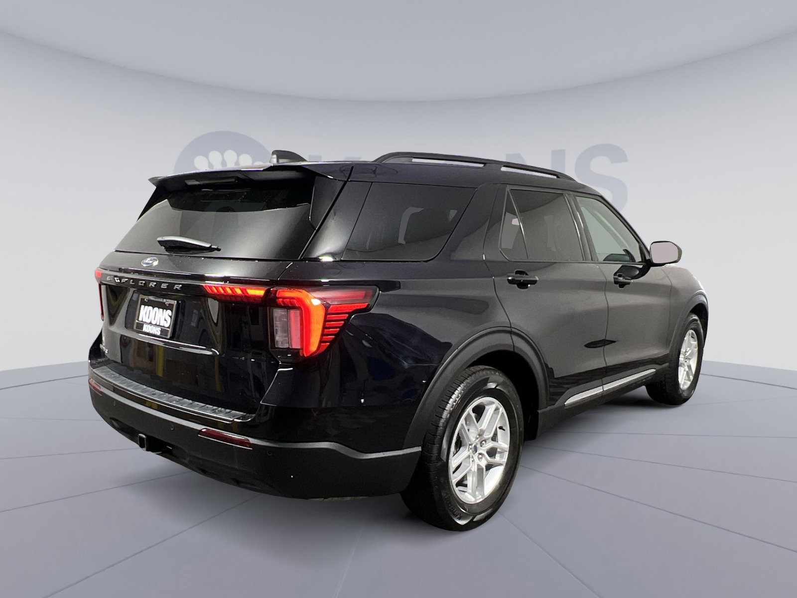 Used 2025 Ford Explorer Active RWD image 11
