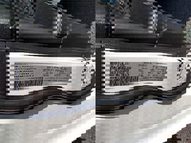 New 2025 Jeep Grand Cherokee Altitude image 14