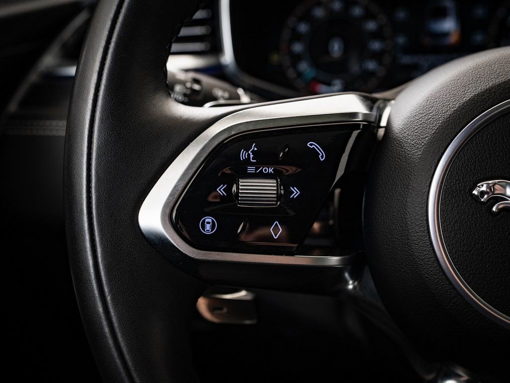 Used 2025 Jaguar F-PACE R-Dynamic S image 29
