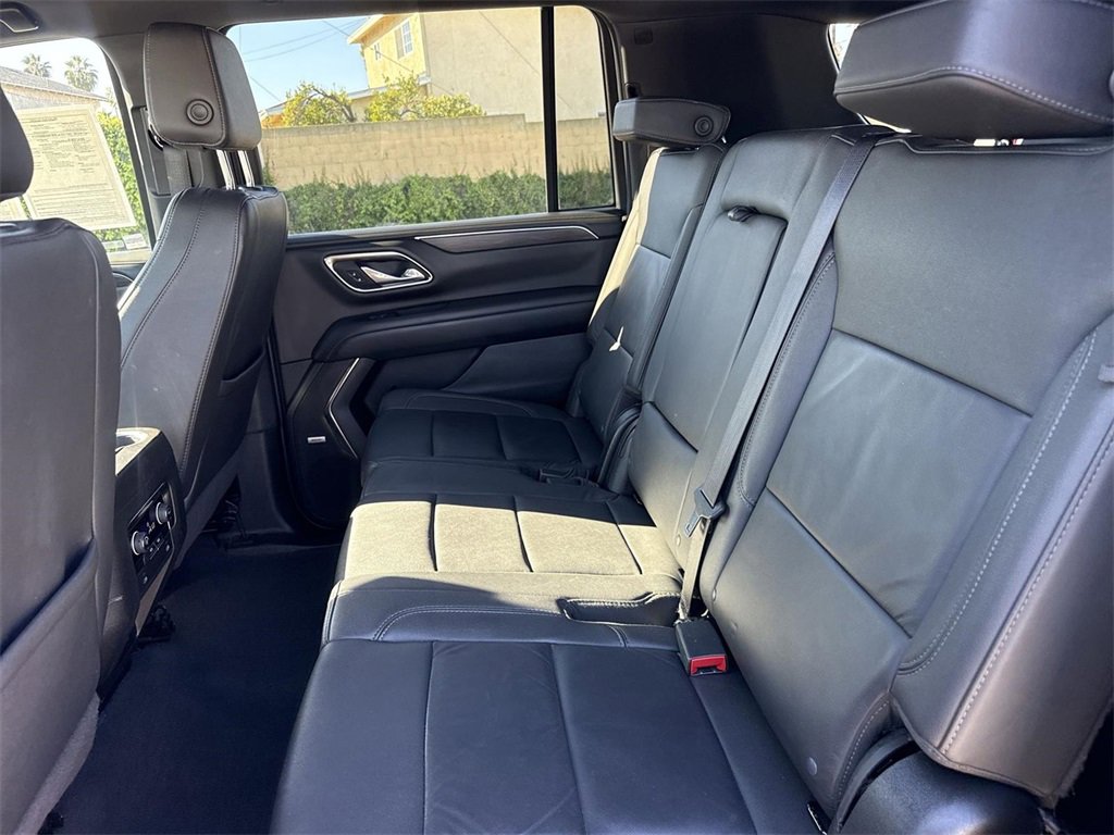 Used 2024 Chevrolet Suburban LT image 23