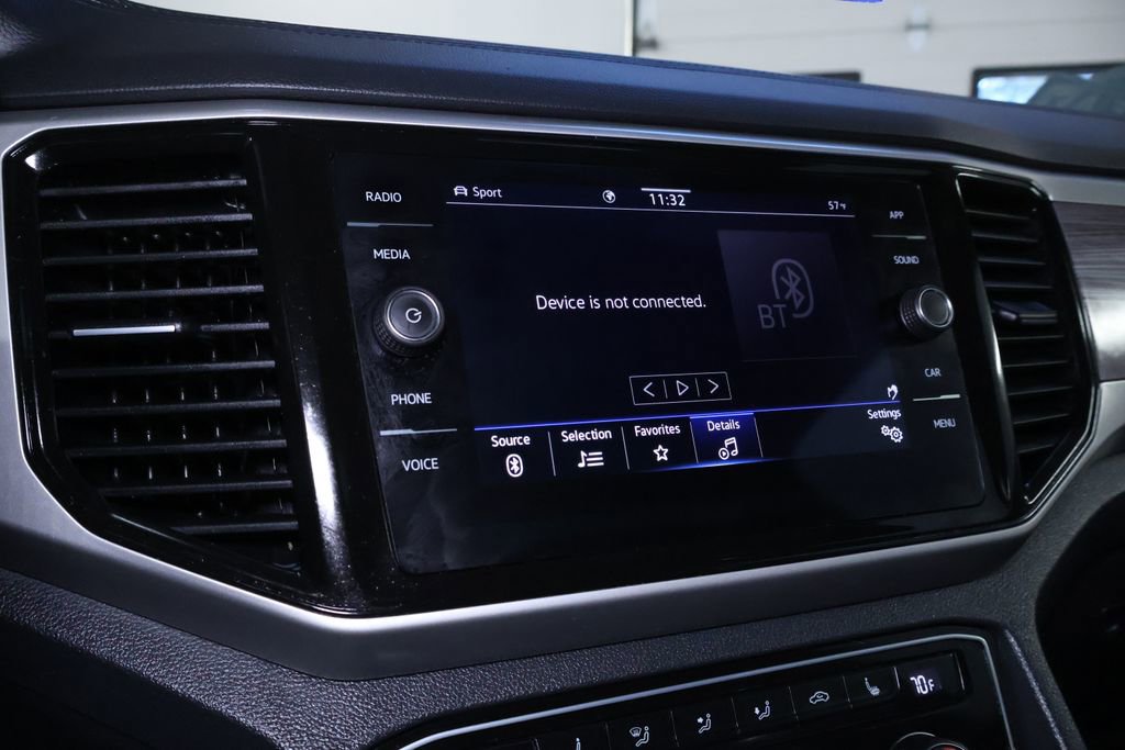 Used 2022 Volkswagen Atlas Cross Sport SE image 31