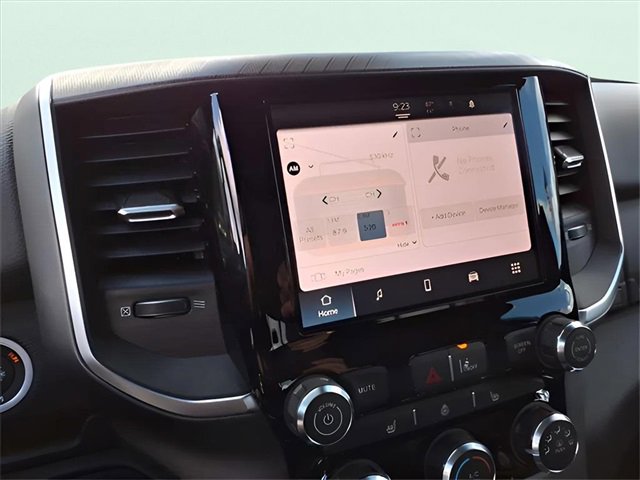 New 2026 RAM 1500 4x4 Crew Cab image 17