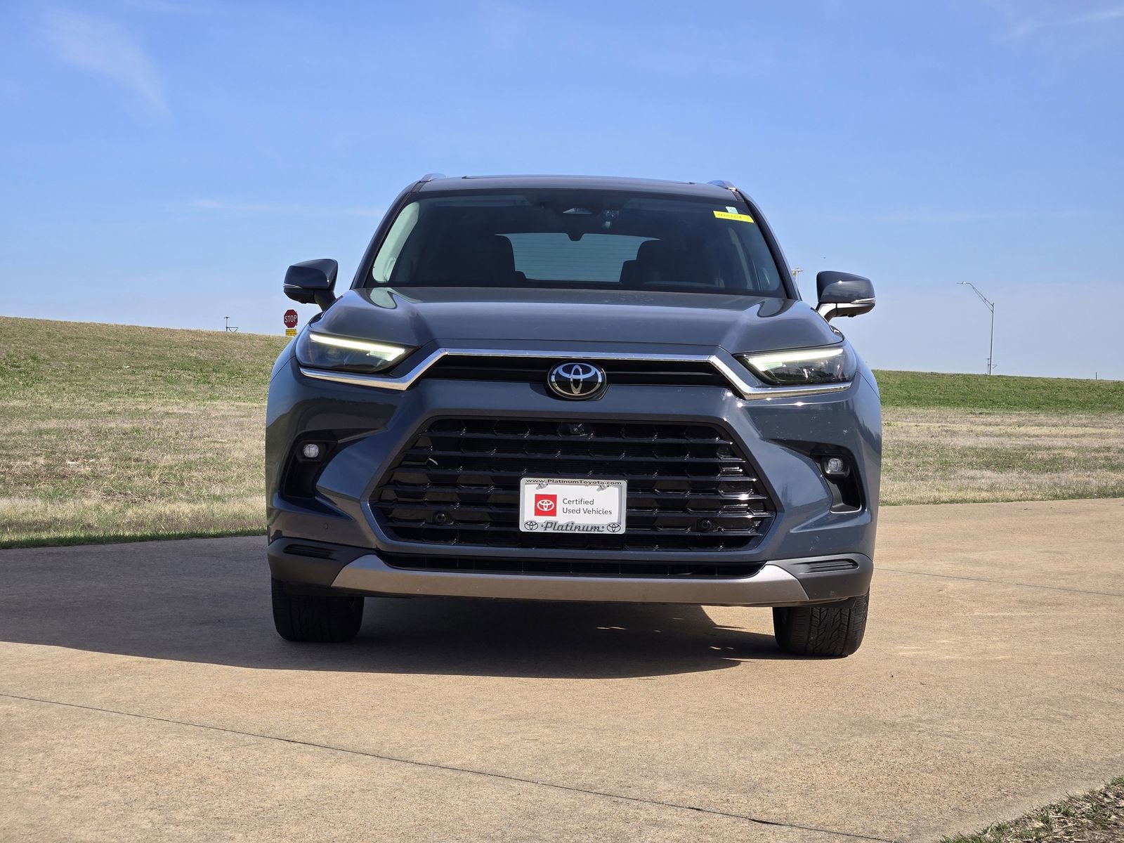 Used 2024 Toyota Grand Highlander Platinum image 6