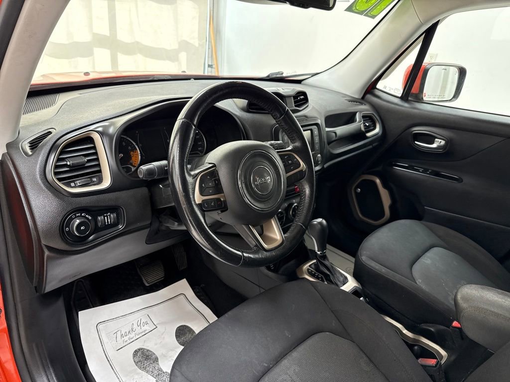Used 2016 Jeep Renegade Latitude w/ Safety & Security Group image 21