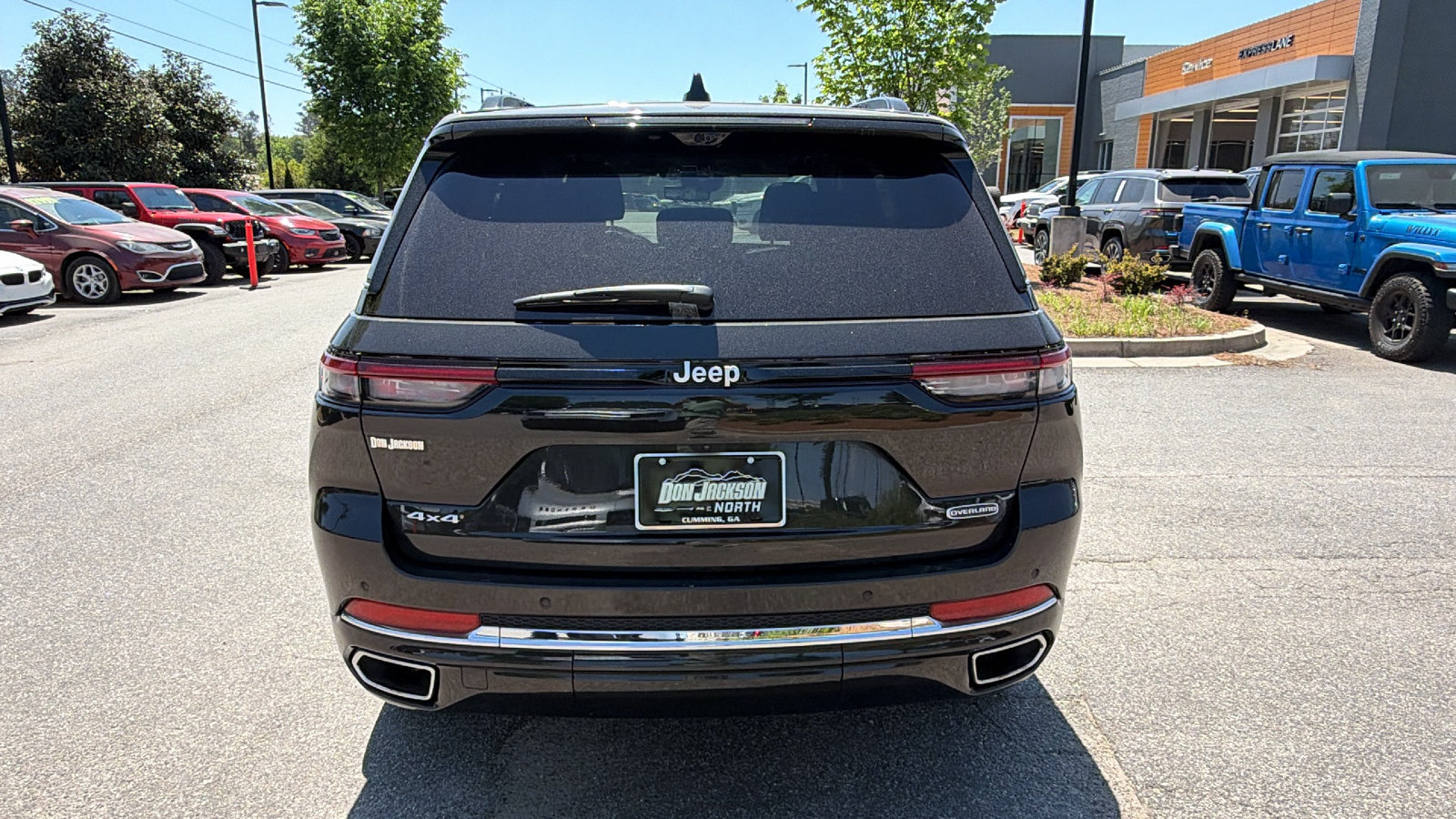 Used 2025 Jeep Grand Cherokee Overland w/ Luxury Tech Group IV AWD/4WD image 9