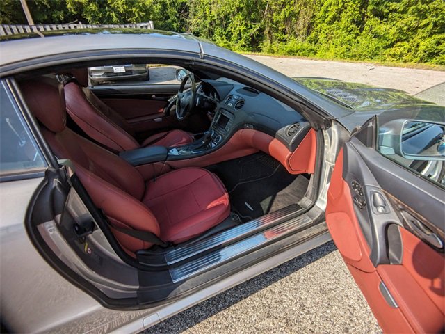 Used 2011 Mercedes-Benz SL 550 image 12