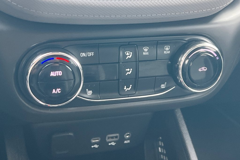 Used 2021 Chevrolet TrailBlazer LT w/ Convenience Package image 17