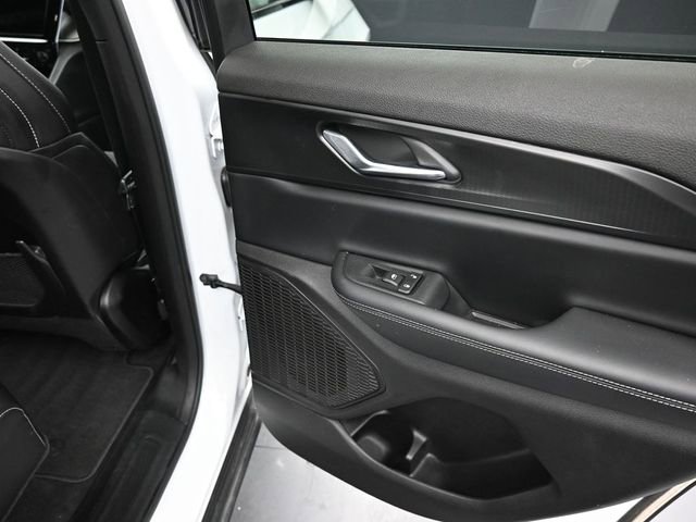 Used 2025 Jeep Grand Cherokee Altitude image 20