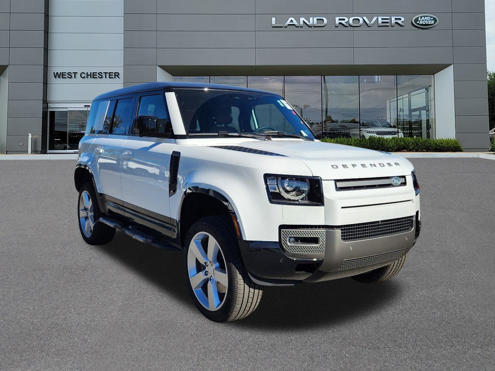 Used 2025 Land Rover Defender 110 X-Dynamic SE AWD/4WD image 2