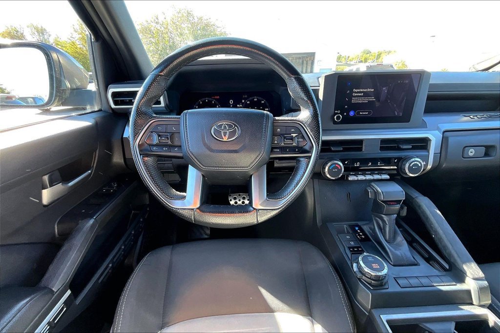 Used 2024 Toyota Tacoma TRD Sport AWD/4WD image 11