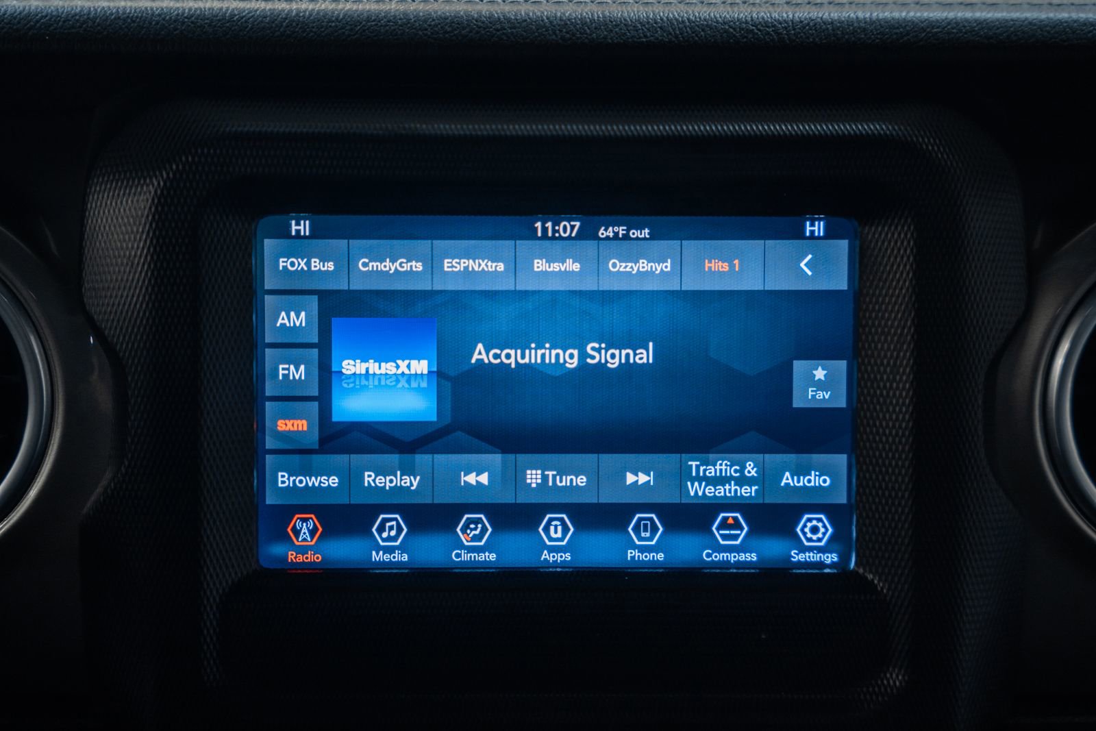 Used 2018 Jeep Wrangler Unlimited Sahara image 26